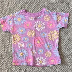 NWOT Old navy Daisy T-Shirt